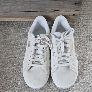 Puma Women's Cream Suede Sneakers
